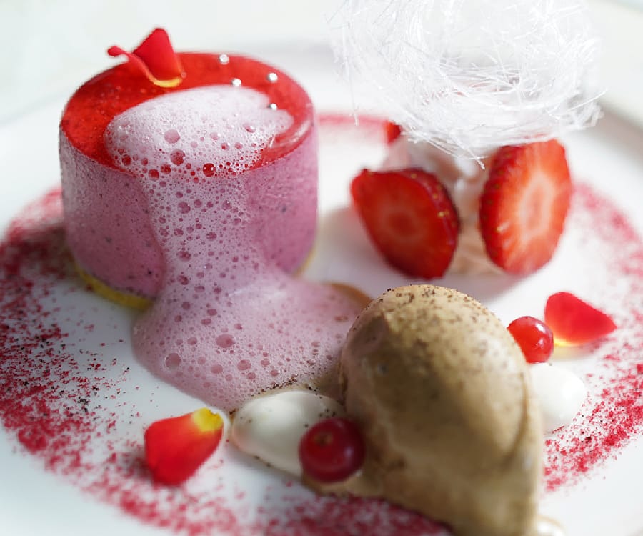 Glaces auxfraises et café
イチゴとコーヒーの
アイスクリーム